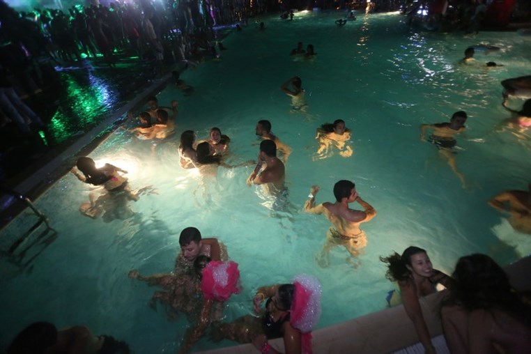 Lebanon Largest FOAM Party 3 (3)